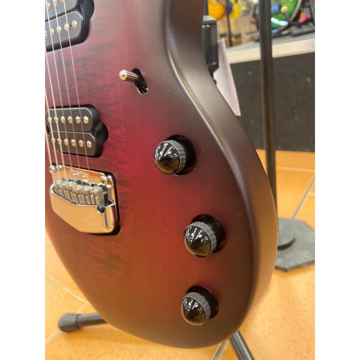 Music Man - Majesty Amaranth Red
