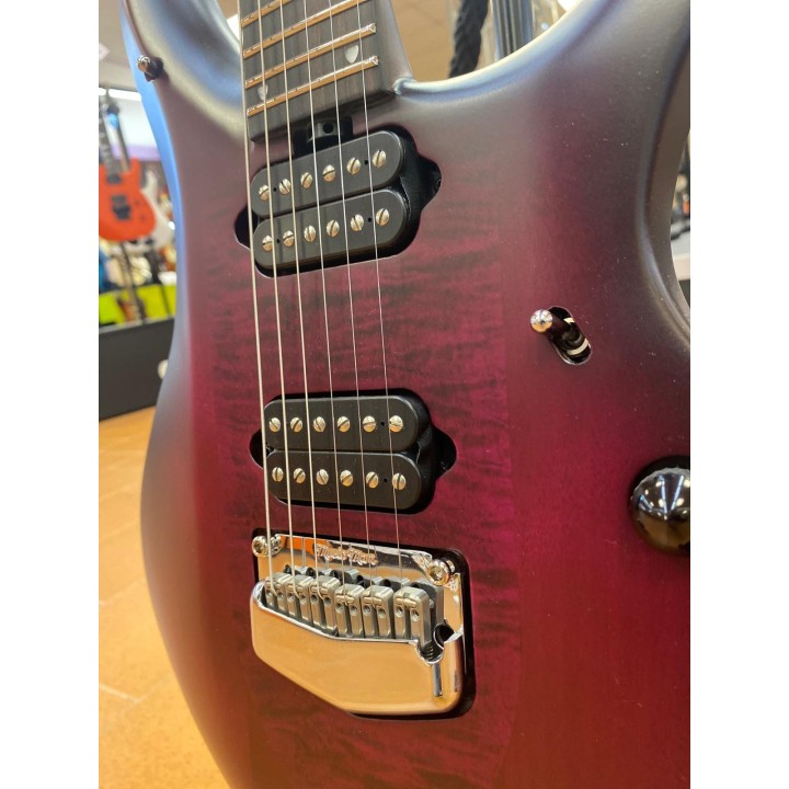 Music Man - Majesty Amaranth Red