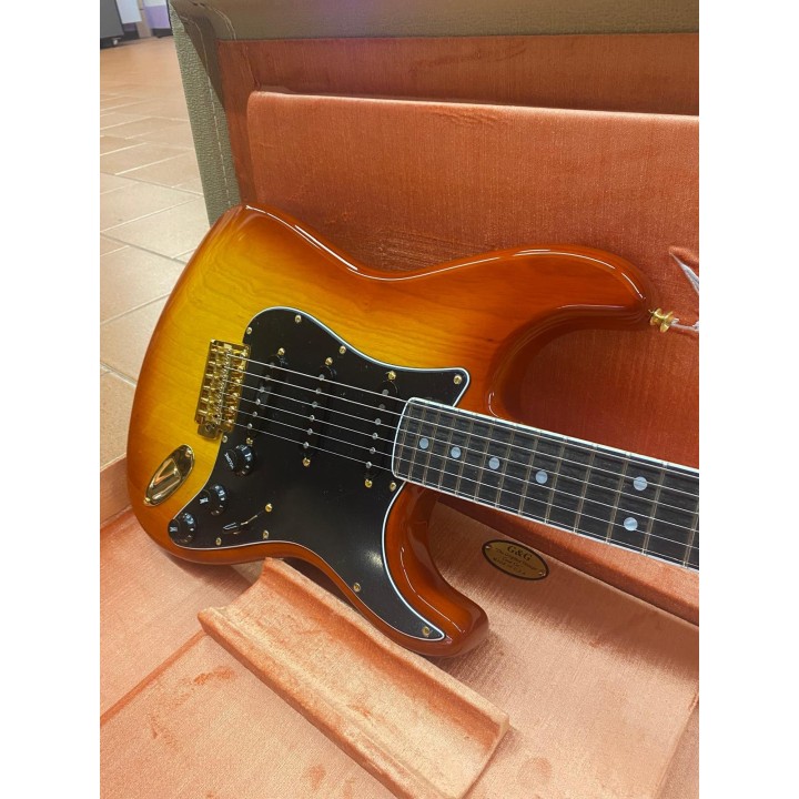 Fender Custom Shop - American Custom Stratocaster NOS, Ebony Fingerboard, Sienna Sunburst
