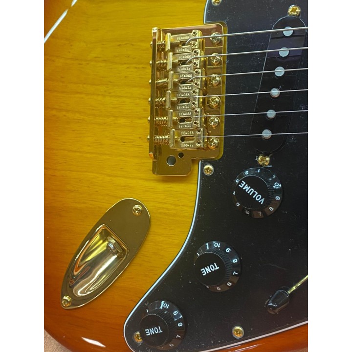 Fender Custom Shop - American Custom Stratocaster NOS, Ebony Fingerboard, Sienna Sunburst
