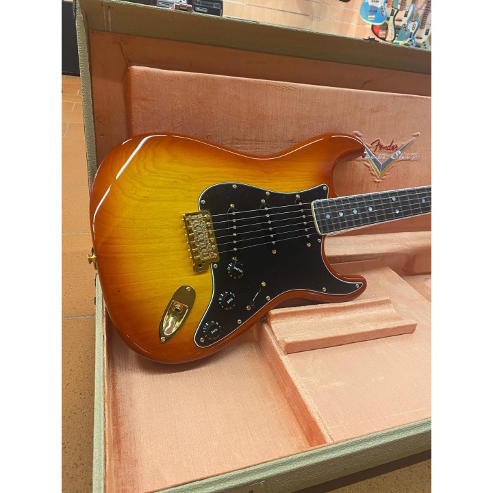 Fender Custom Shop - American Custom Stratocaster NOS, Ebony Fingerboard, Sienna Sunburst