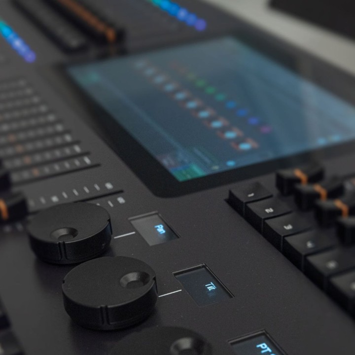 Showtec Lampy 40 2U - Console DMX da 40 fader e 2 Universi
