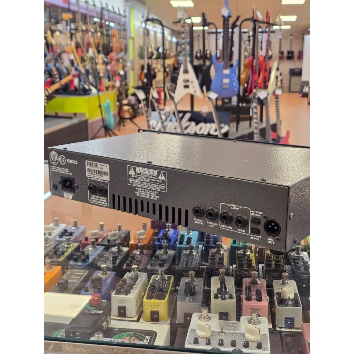 Ampeg B1-RE Testata a stato solido per basso