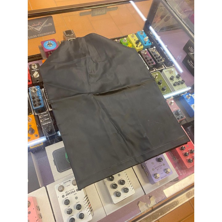 Acquista ROLAND Cover Per Amplificatore 30x21x35 (USATO) online | Merula Strumenti Musicali