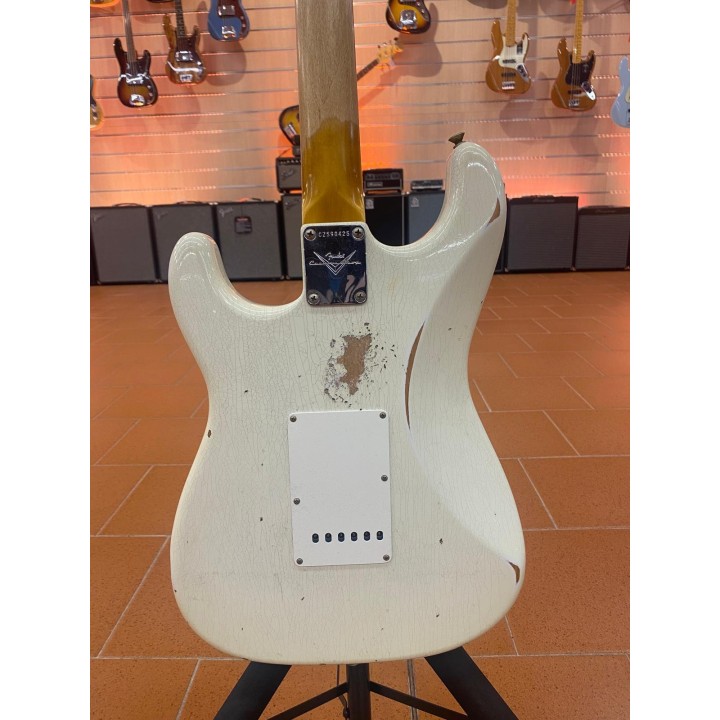 Fender - 1962 Stratocaster Relic, Rosewood Fingerboard, Aged Olympic White