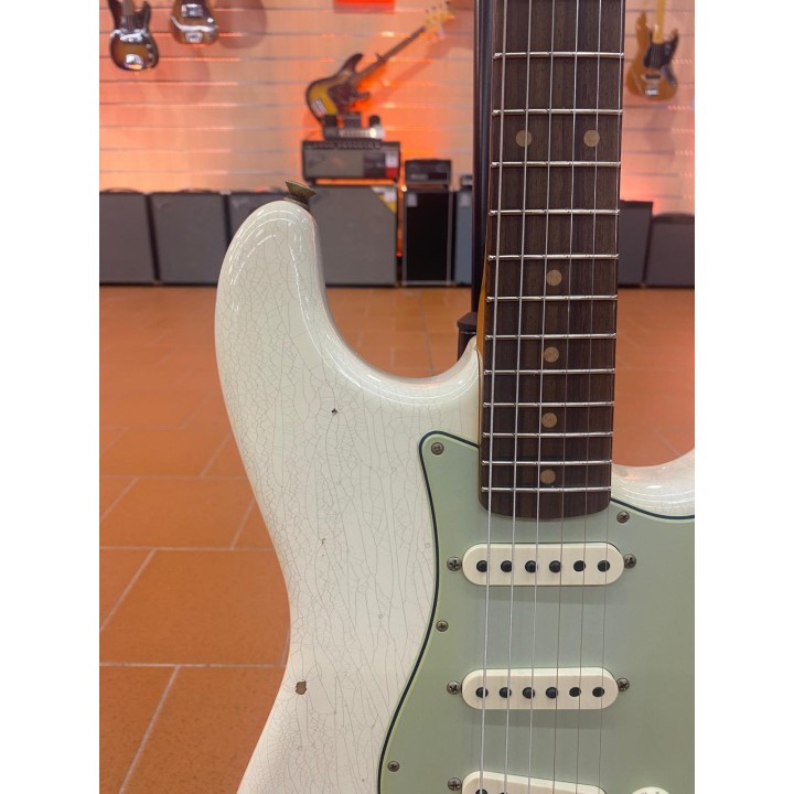 Fender - 1962 Stratocaster Relic, Rosewood Fingerboard, Aged Olympic White