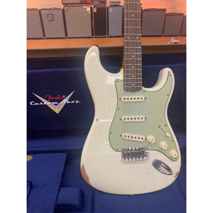 Fender - 1962 Stratocaster Relic, Rosewood Fingerboard, Aged Olympic White
