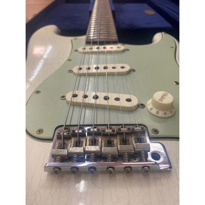 Fender - 1962 Stratocaster Relic, Rosewood Fingerboard, Aged Olympic White