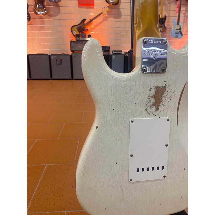 Fender - 1962 Stratocaster Relic, Rosewood Fingerboard, Aged Olympic White