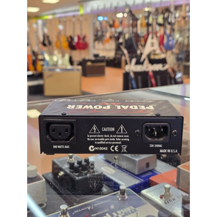 Acquista VOODOO LAB Pedal Power Ac (USATO) online | Merula Strumenti Musicali