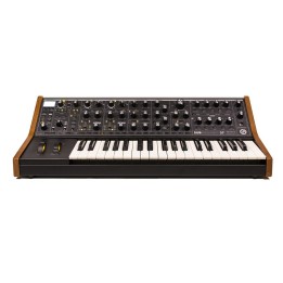 moog-usic-subsequent-37-synth