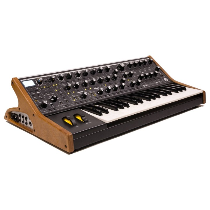moog-usic-subsequent-37-synth