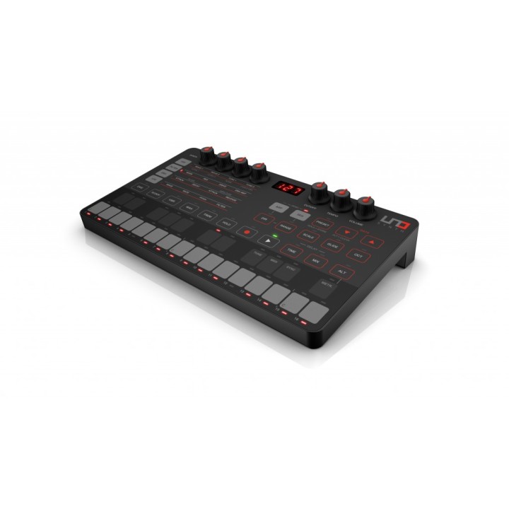 ik multimedia uno synth sintetizzatore analogico